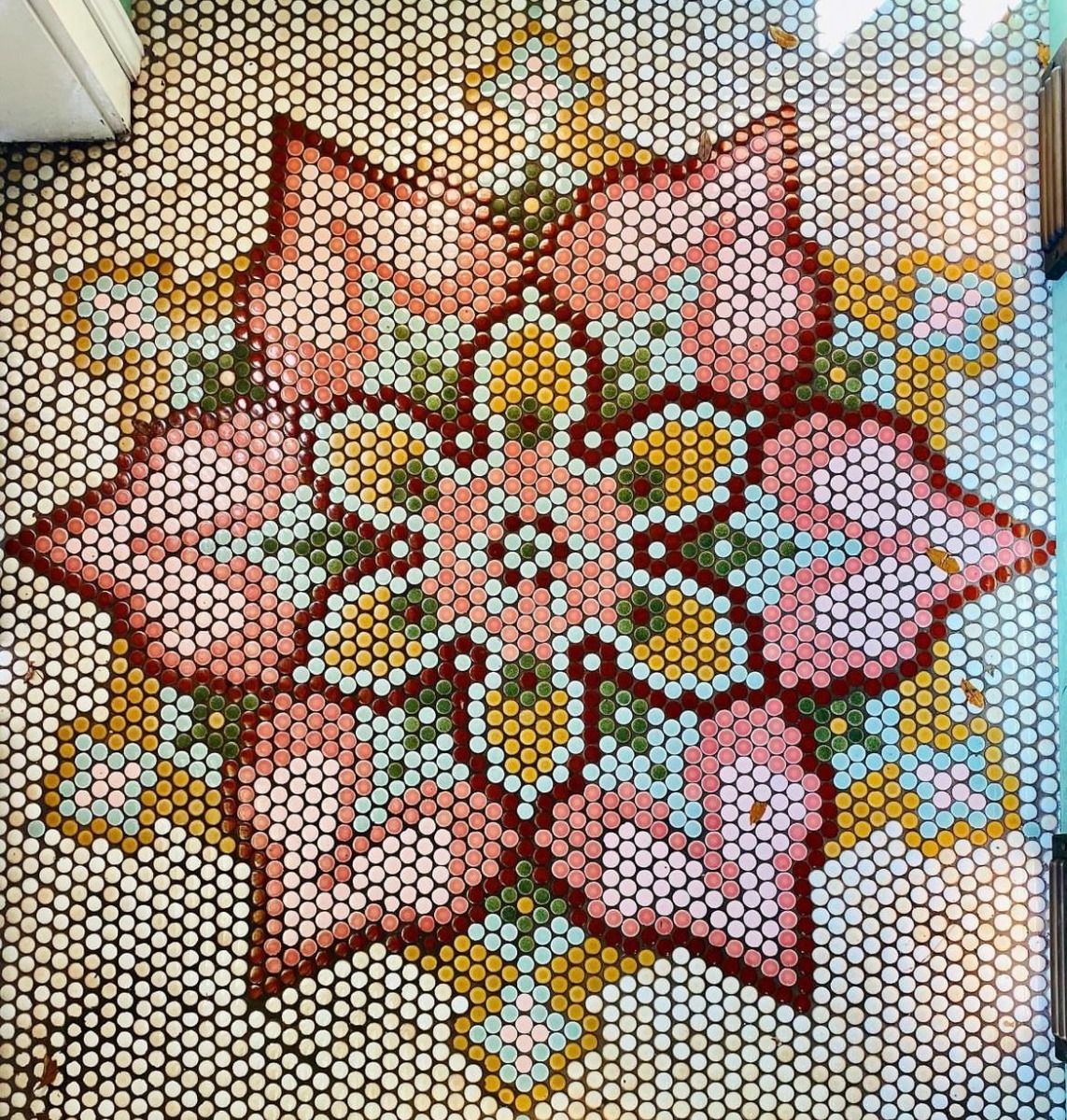 14 Hexagon Mosaic Tile Bathroom Ideas With Texture - 2. Bold and Colorful Patterns 1