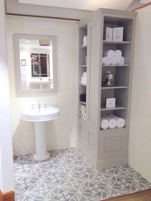 14 Mini Bathroom Ideas That Maximize Every Inch - 11. Utilize Corner Spaces 1